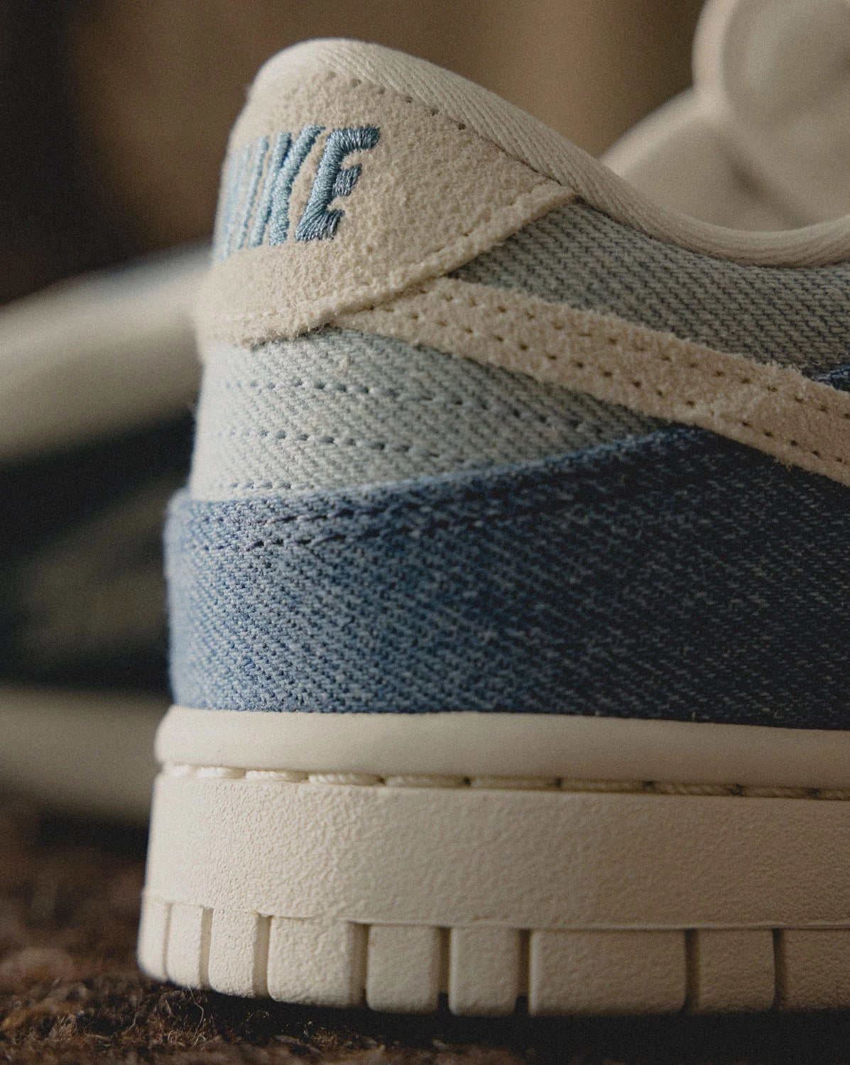 NIKE DUNK LOW WMN "SMOKEY BLUE/PALE IVORY-DENIM TURQ-OCHRE"