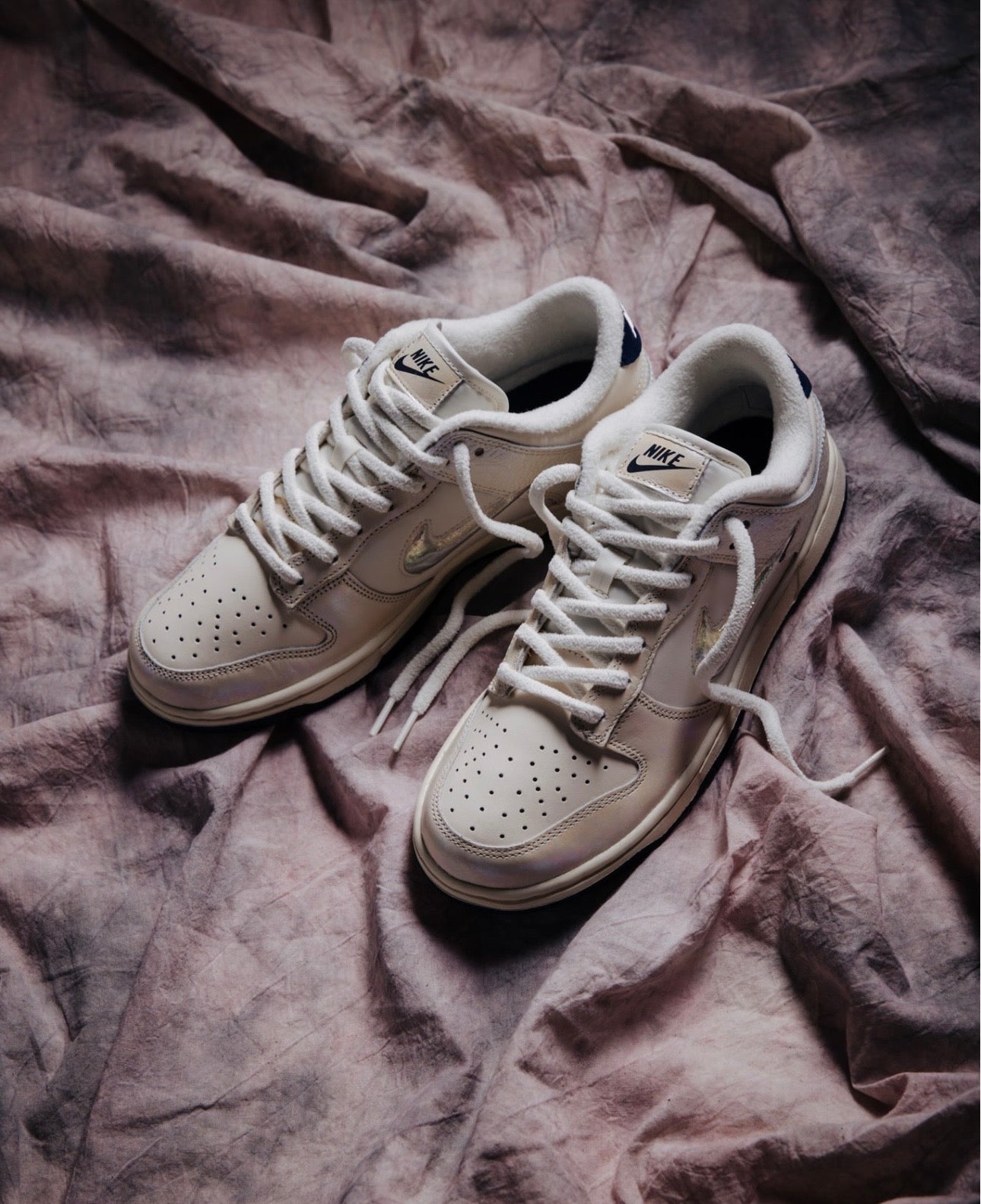 NIKE DUNK LOW "SOFT PEARL/MULTI-COLOR-MIDNIGHT NAVY" WMN