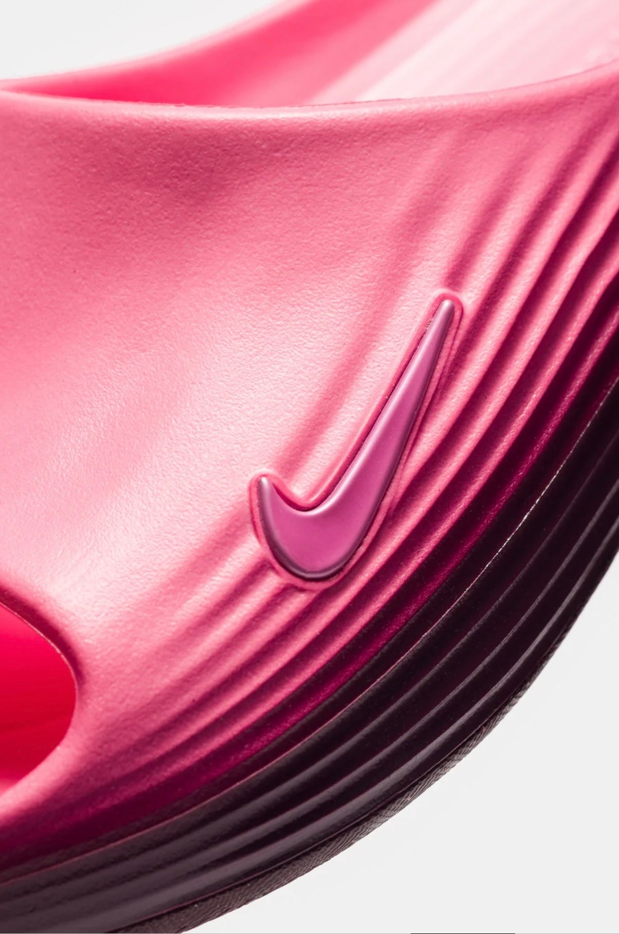 Nike ReactX Rejuven8 Slide in Pink WMN Spell/Bordeaux