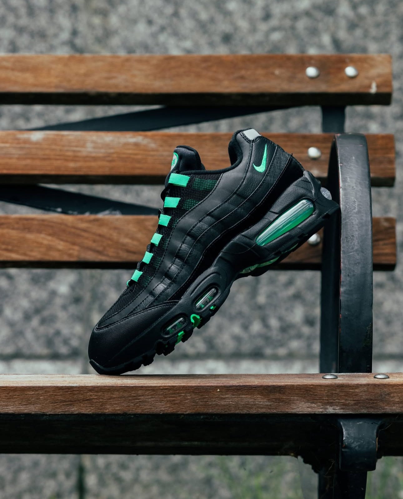 NIKE AIR MAX 95 OG "BLACK/GREEN SHOCK-BLACK-PEARL GREY"
