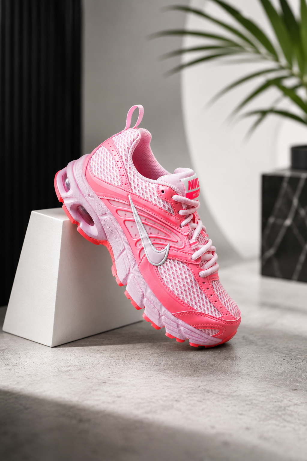 NIKE AIR MAX MOTO 2K (GS) "PINK BLOOM/PINK BLOOM-LAVA GLOW-HOT LAVA"