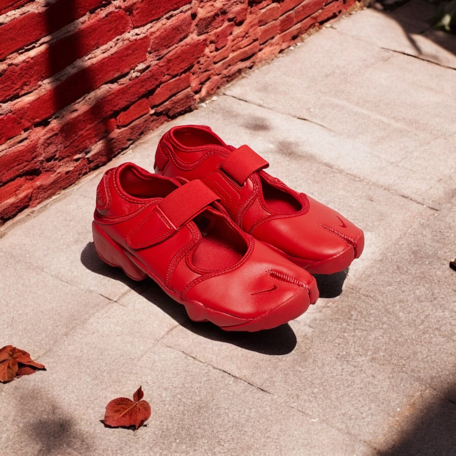 NIKE NINJA ALL RED WMN