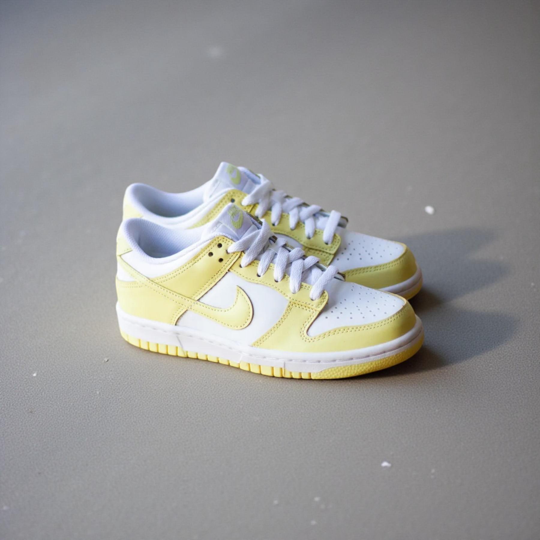 NIKE DUNK LOW (GS) "WHITE/SOFT YELLOW-SOFT YELLOW"