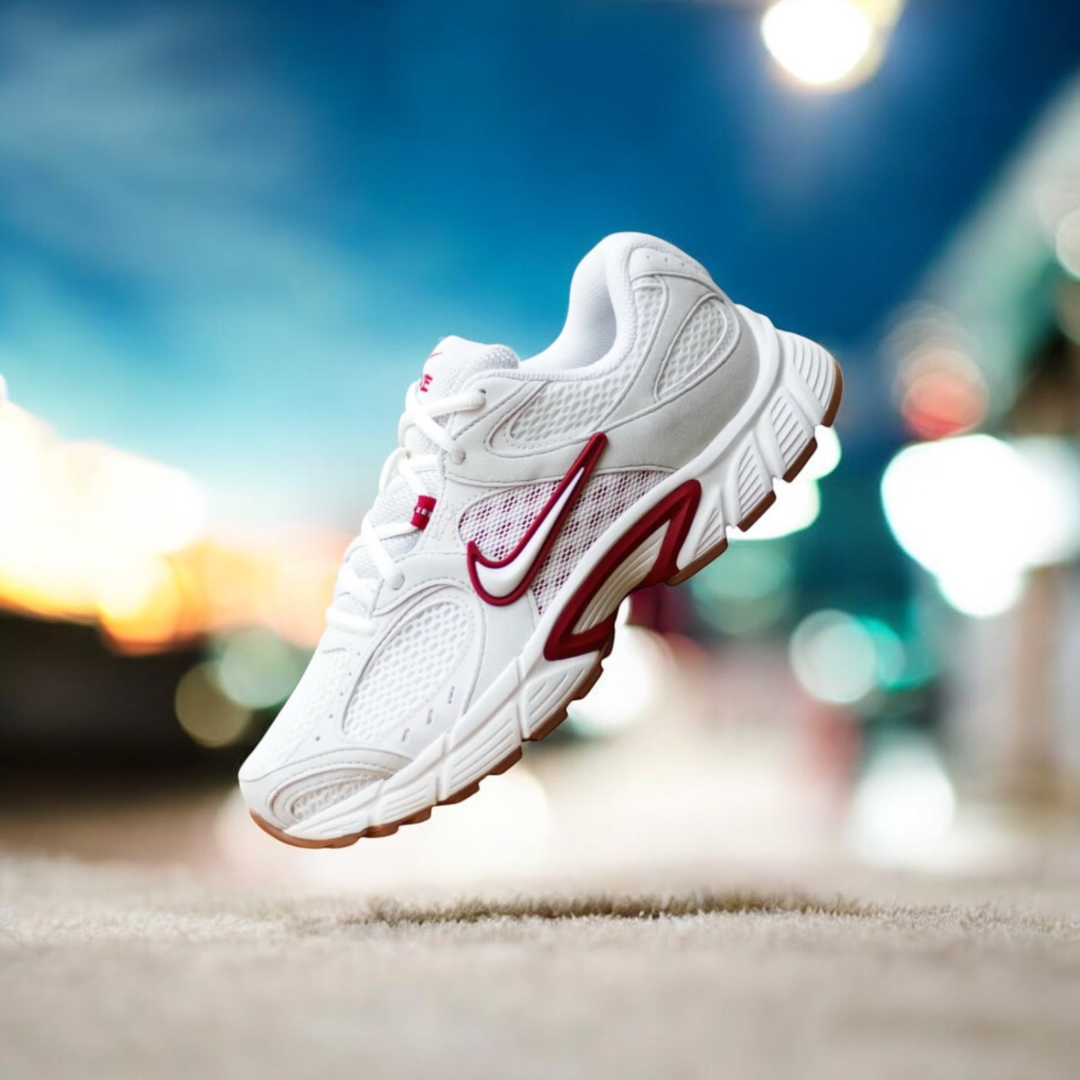 NIKE V5 RNR "SAIL/SAIL-LIGHT BONE-GYM RED