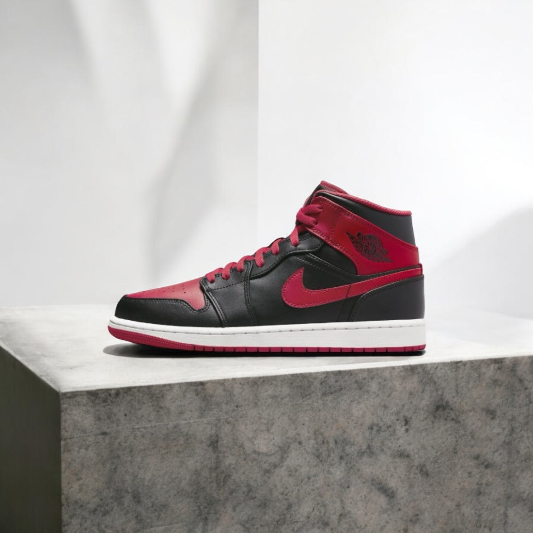 Jordan 1 Mid Alternate Bred (2022)