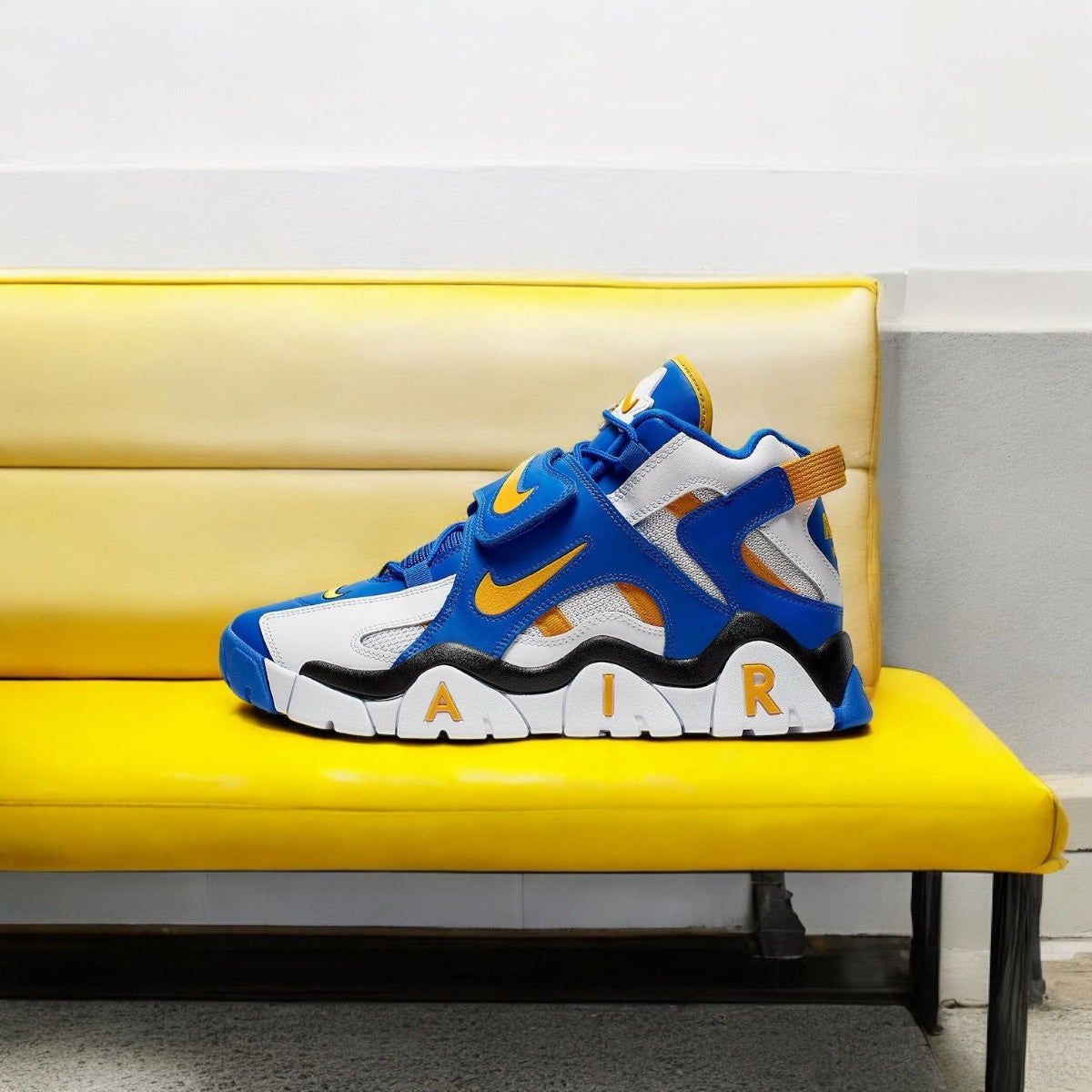 Nike Air Barrage Mid Rams