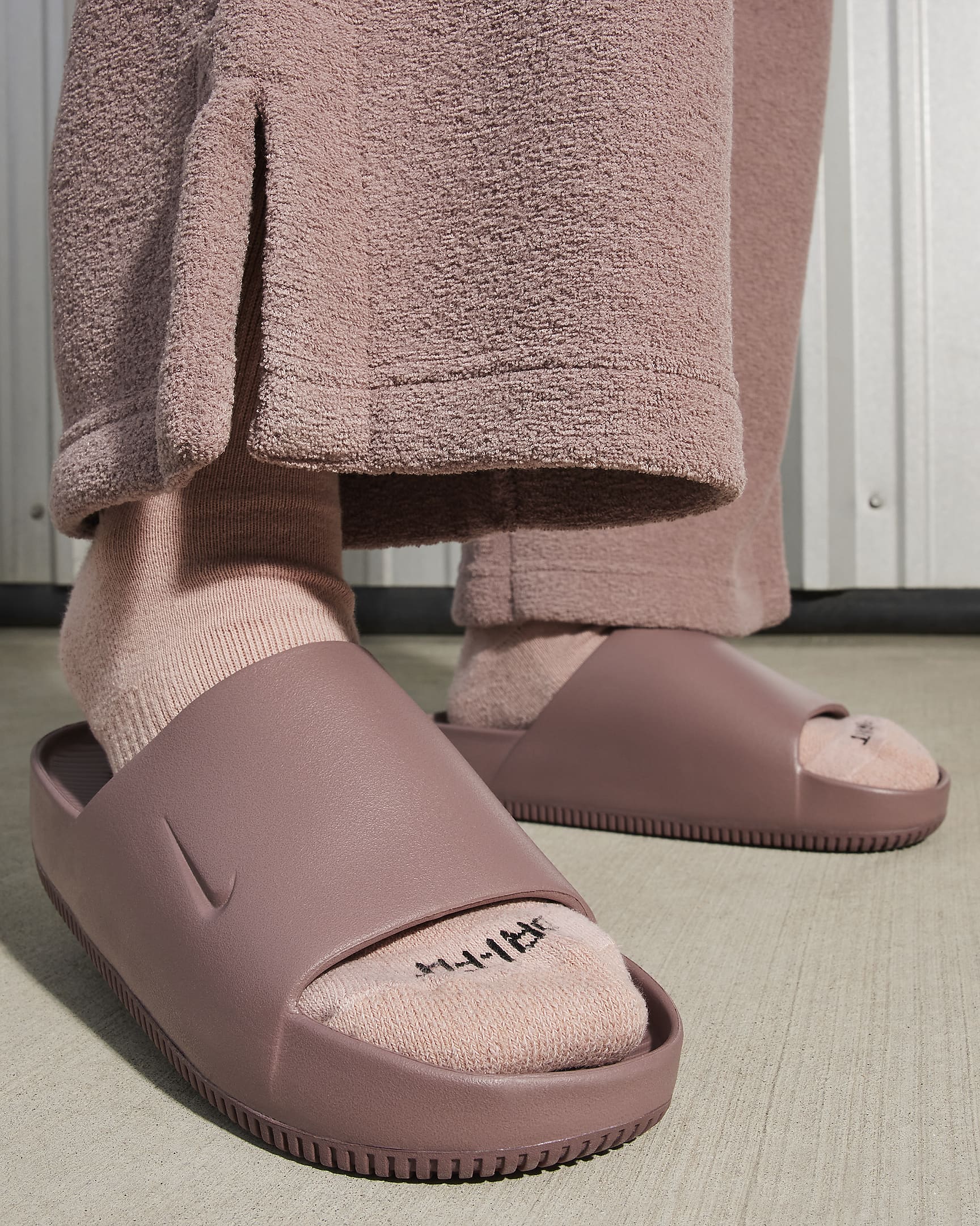 Wmns Calm Slide 'Smokey Mauve'