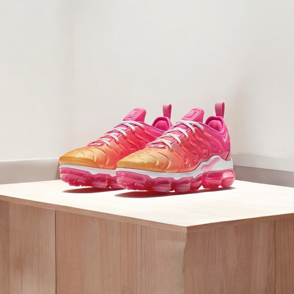 Nike Air VaporMax Plus Laser Fuchsia Psychic Pink (W)