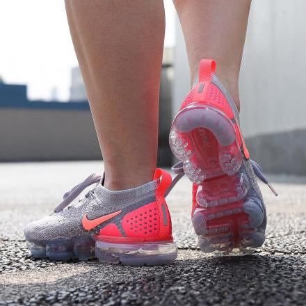 Nike Air VaporMax 2 Gris Atmosphère Crimson Pulse (Femme)