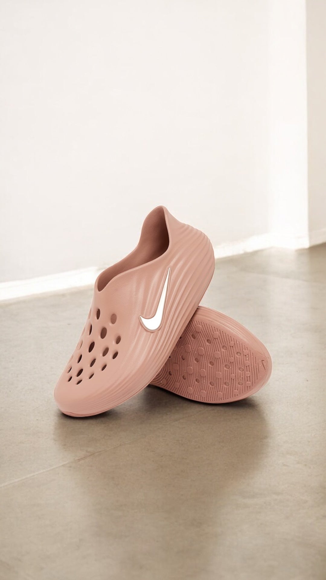 NIKE WMNS REACTX REJUVEN8 (ROSE GOLD/ROSE GOLD)