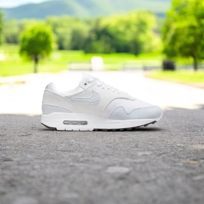 NIKE AIR MAX 1 WMN FOOTBALL GREY