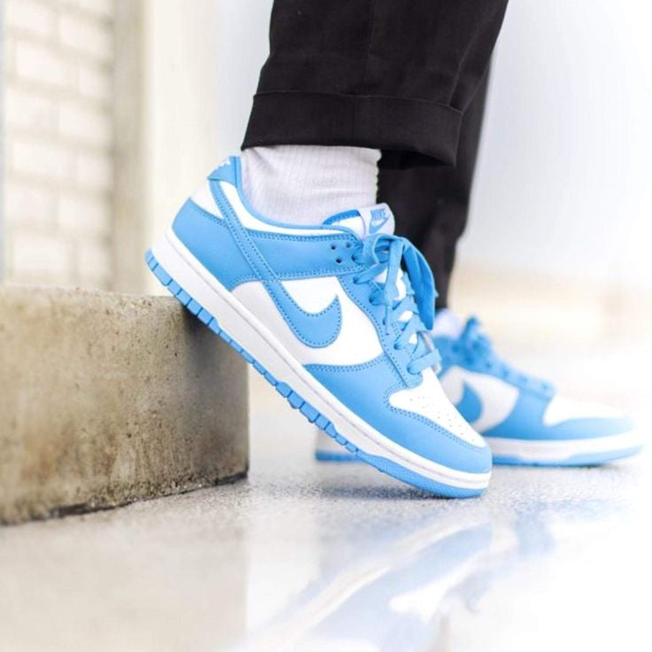 NIKE DUNK LOW CAROLINA BLEU UNC