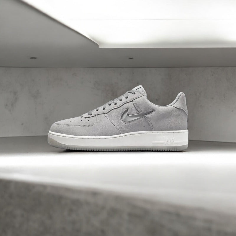 NIKE AIR FORCE 1 LOW JEWEL LIGHT SMOKE GREY