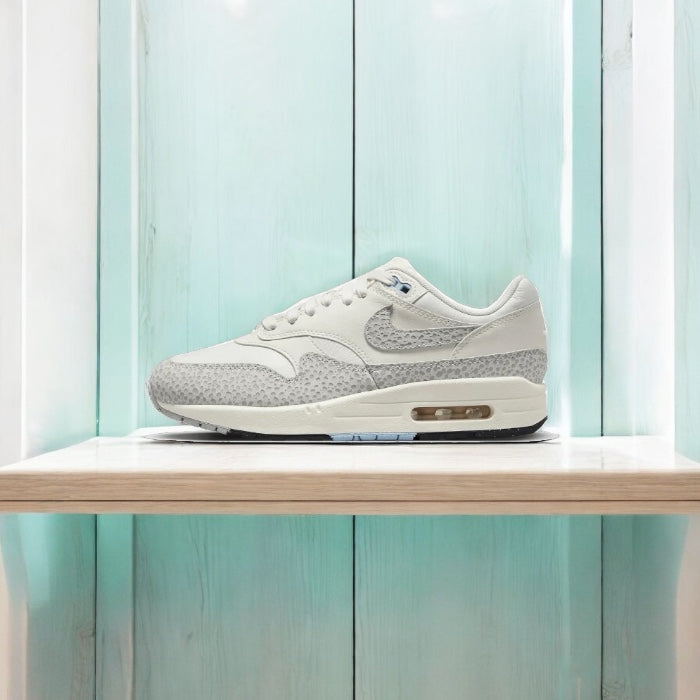 NIKE AIR MAX 1 WMN safari summit white print