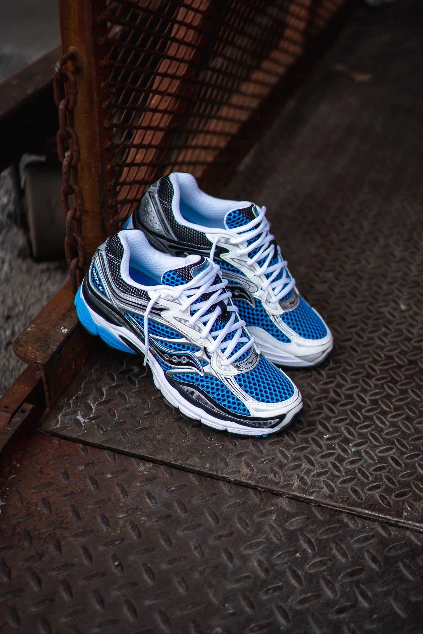 SAUCONY PROGRID OMNI 9 TRAINERS Royal / Silver