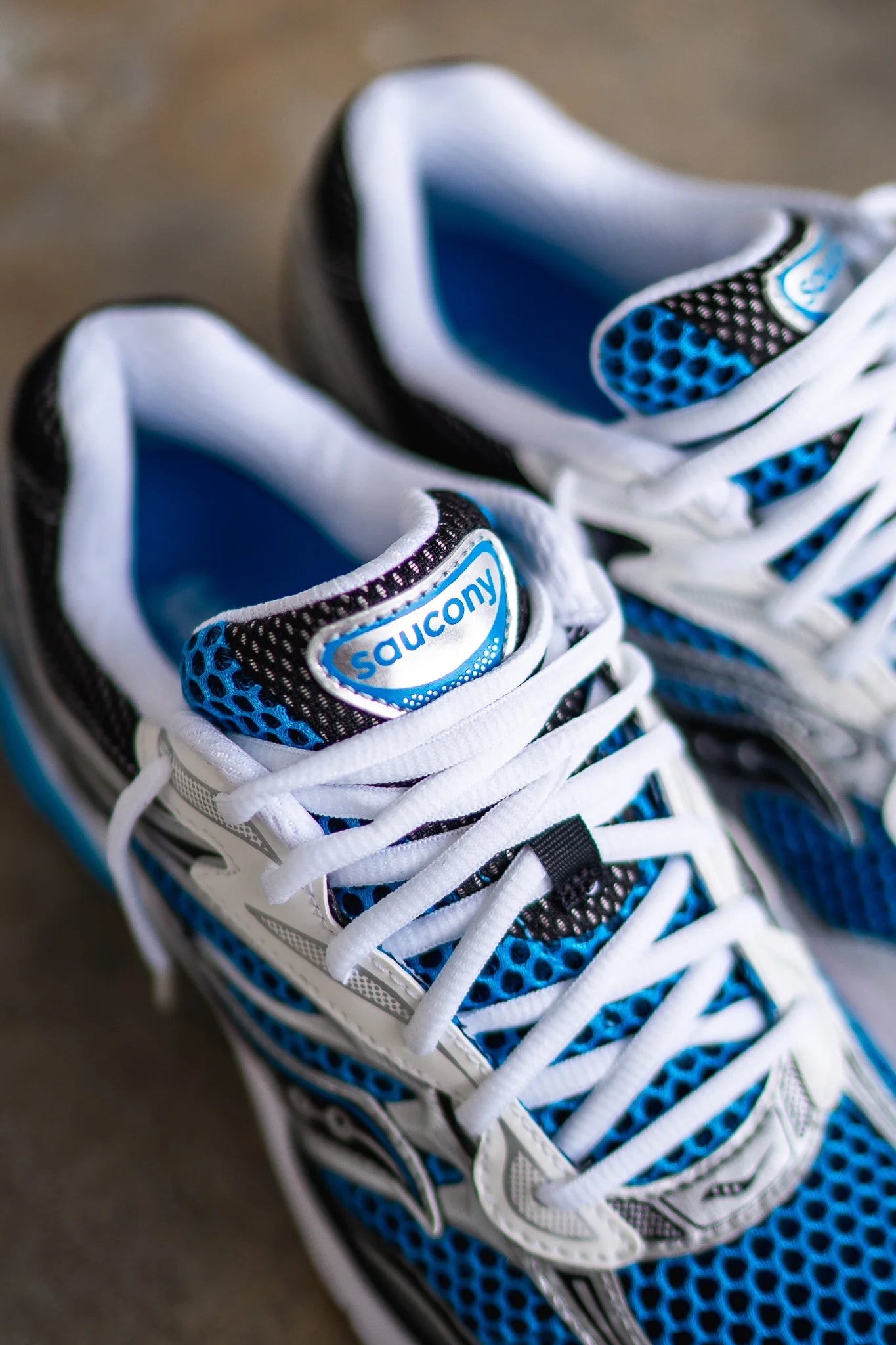 SAUCONY PROGRID OMNI 9 TRAINERS Royal / Silver