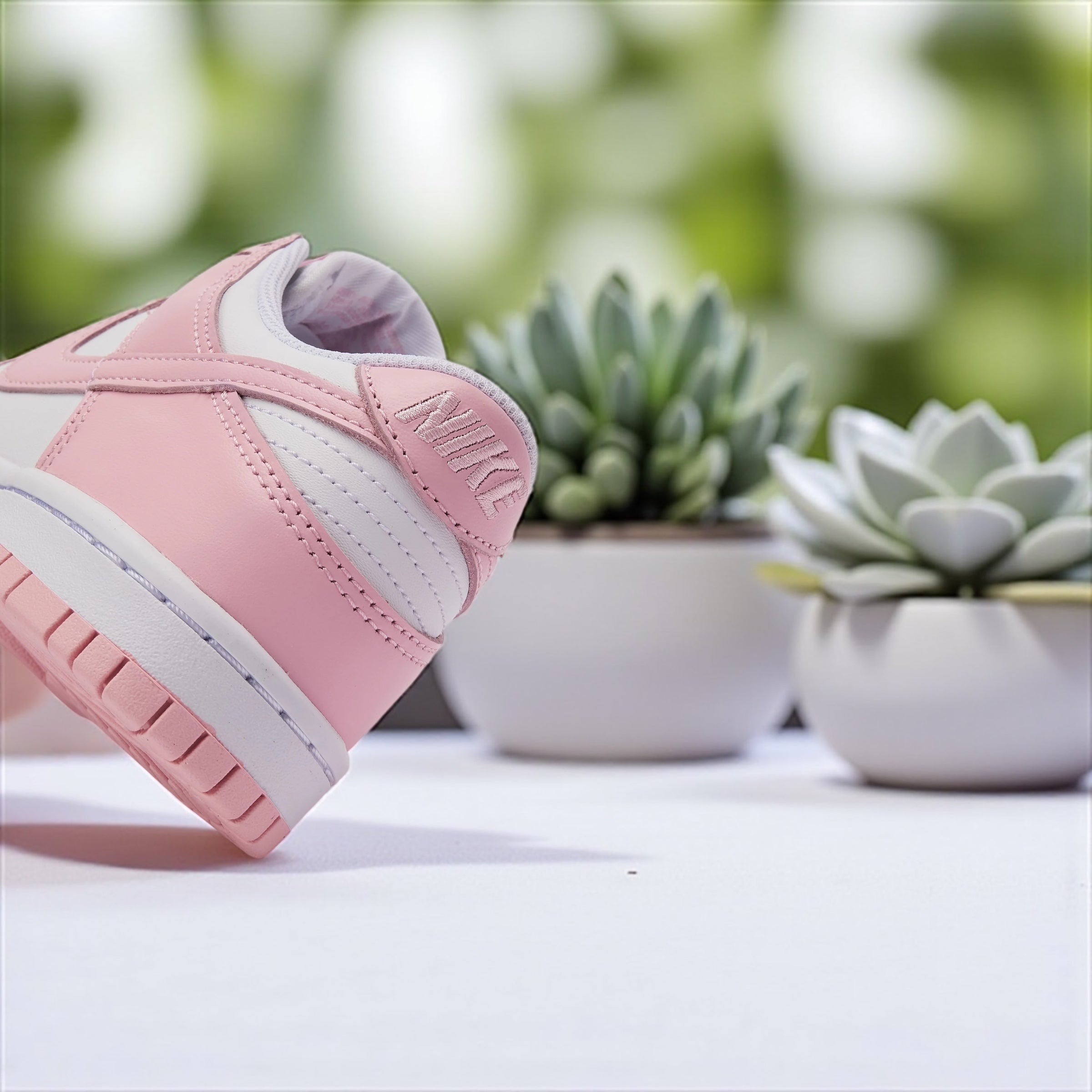 NIKE DUNK LOW (GS) "WHITE/MED SOFT PINK-WHITE-WHITE"