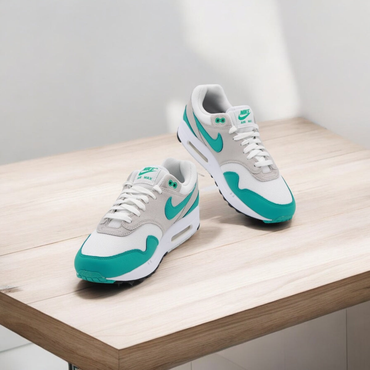 NIKE AIR MAX 1 CLEAR JADE