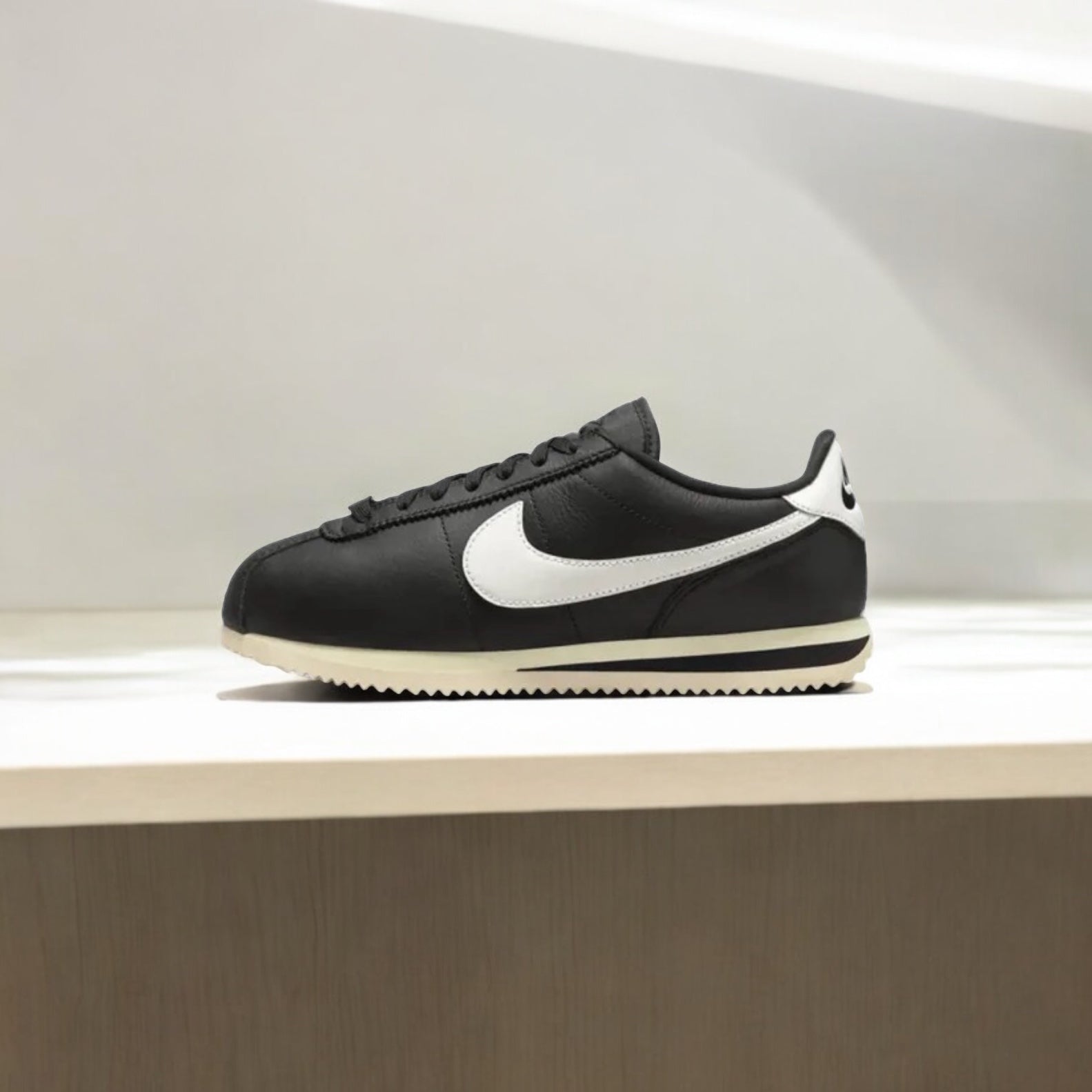 NIKE CORTEZ WMN 23 PREMIUM BLACK SAIL