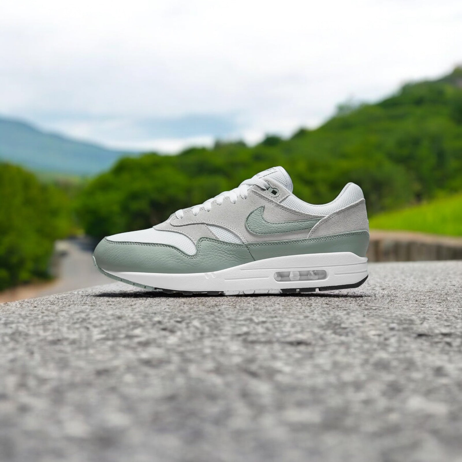 NIKE AIR MAX 1 MICA GREEN