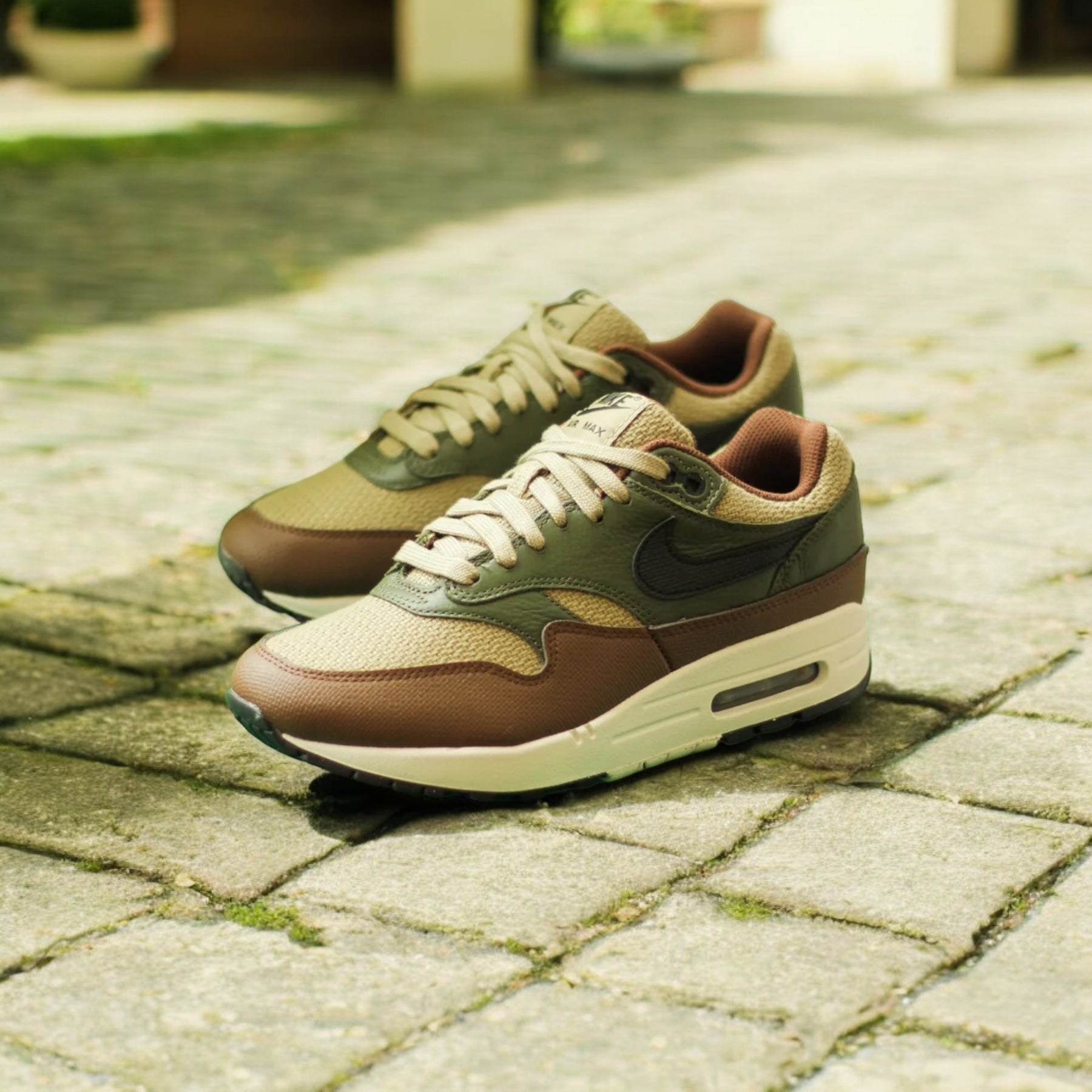 NIKE AIR MAX 1 ESS PRM "NEUTRAL OLIVE"