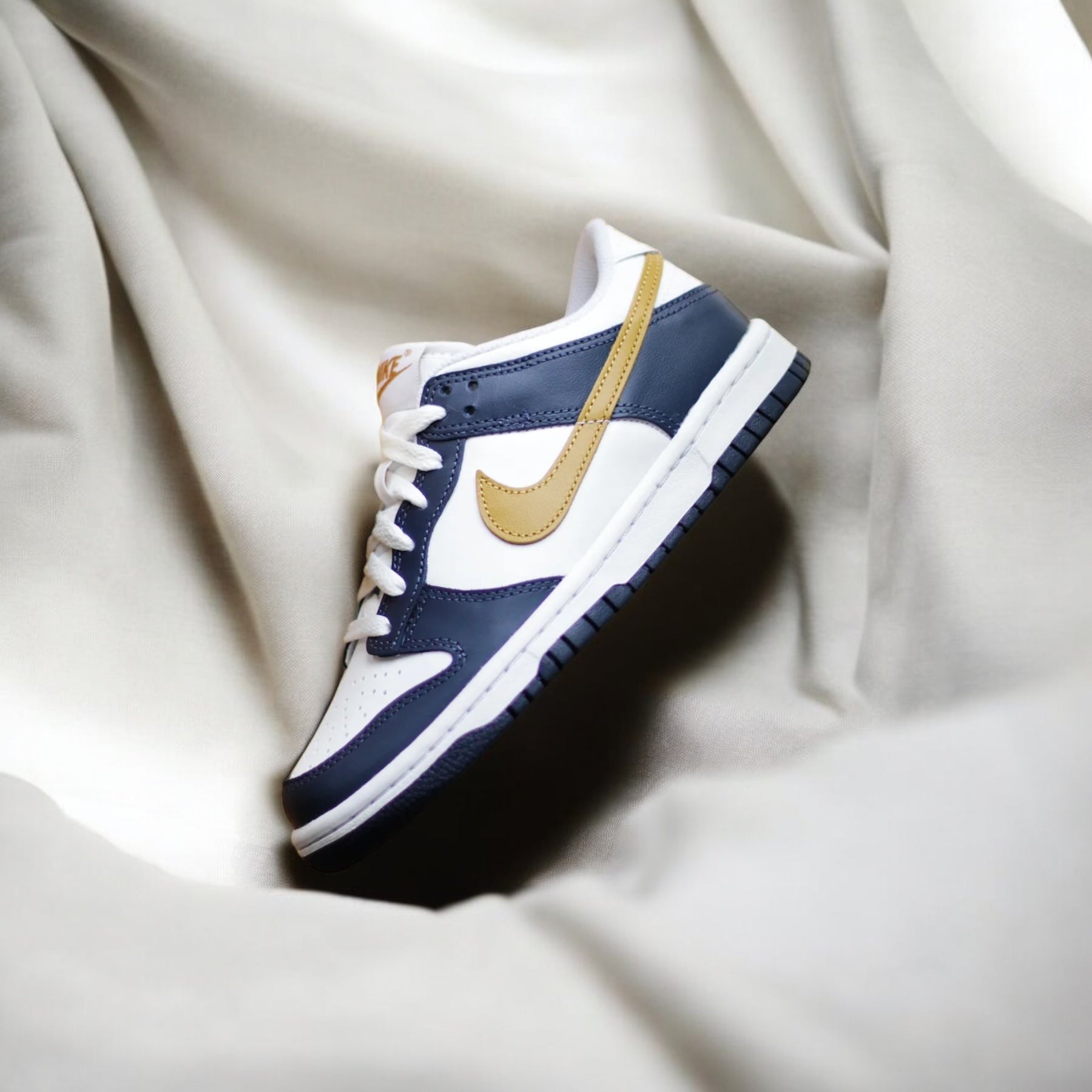 NIKE DUNK LOW GS MIDNIGHT NAVY/ GOLD